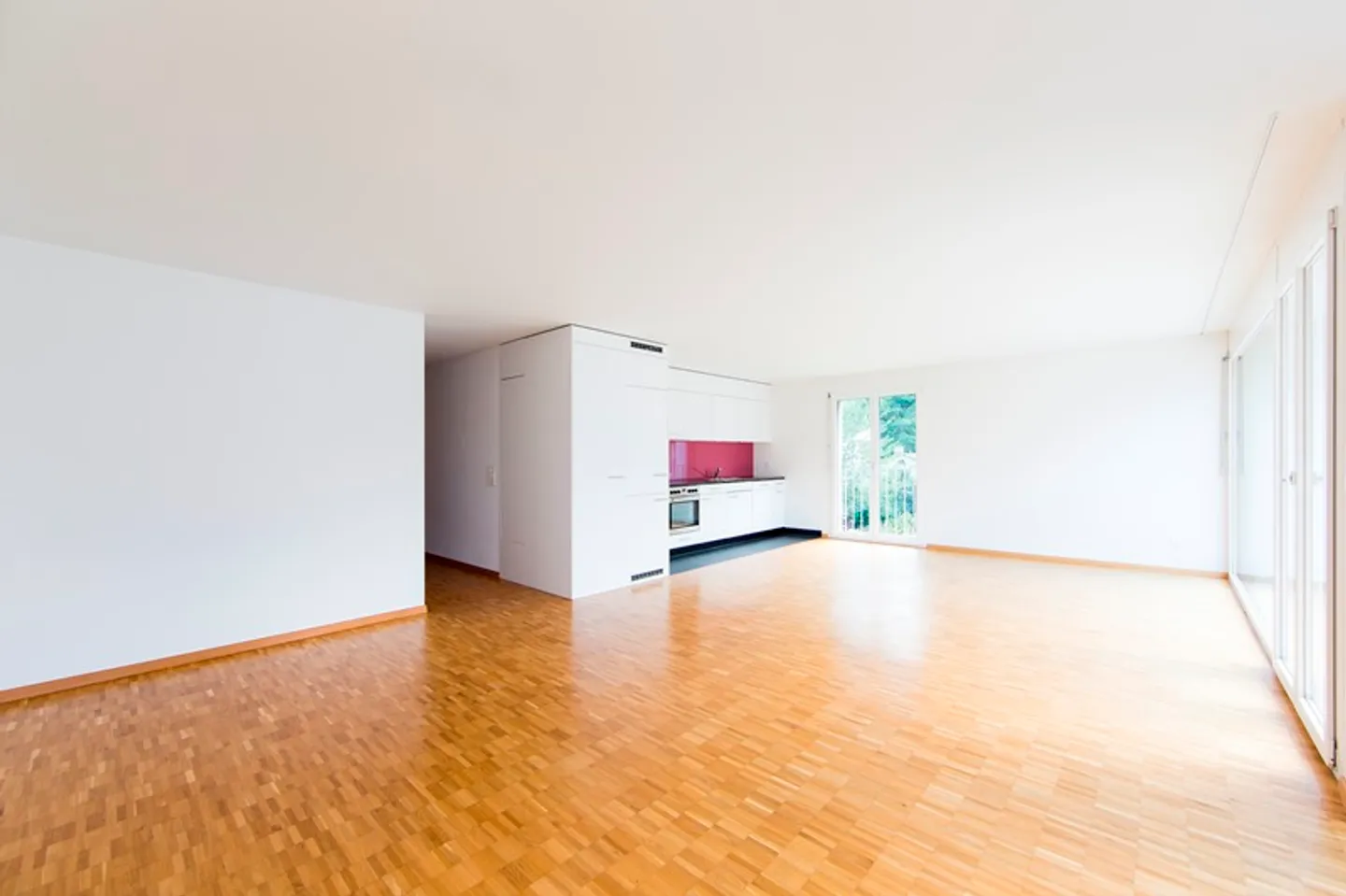 Appartement au rez-de-chaussée au milieu de la verdure - Photo 2 sur 5