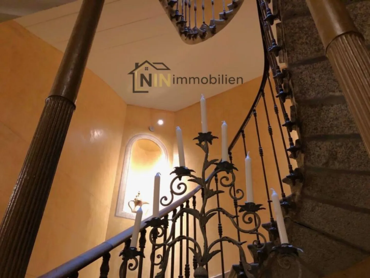 ZENTRAL ÜBER DEN DÄCHERN DER OBERSTADT - Foto 7 von 8