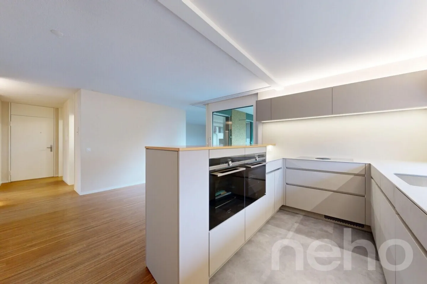 Luminoso appartamento di 4,5 stanze con vista sul Pilatus nel quartiere di Würzenbach - Foto 1 di 12