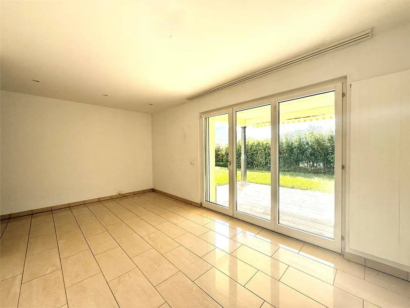 Appartamento con giardino e vista lago - Foto 7 di 12
