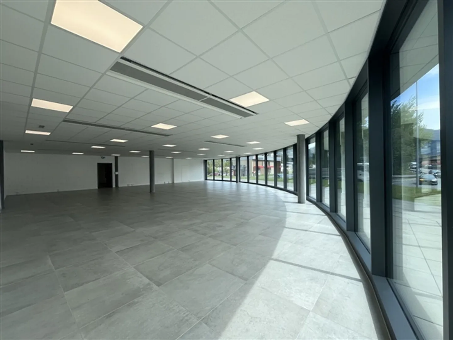 Modern Space 243 m2 - 1 Month Free - Photo 6 of 6