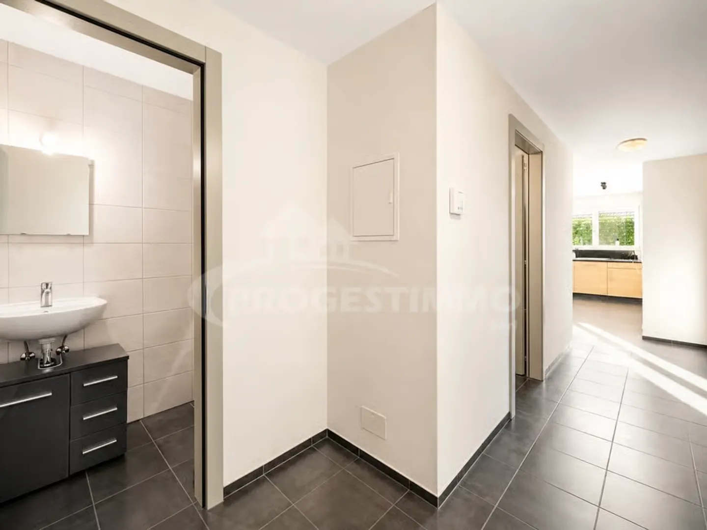 Appartement moderne avec vue alpine - Photo 8 sur 11