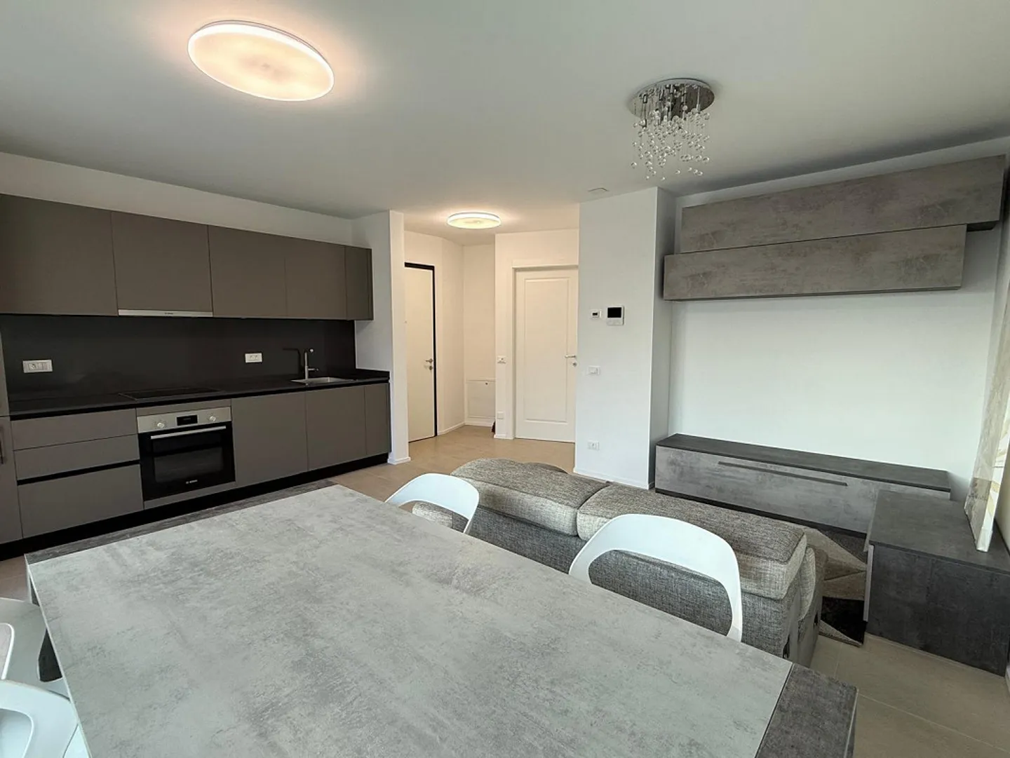 New penthouse apartment immersed in greenery and nature - Photo 7 of 10