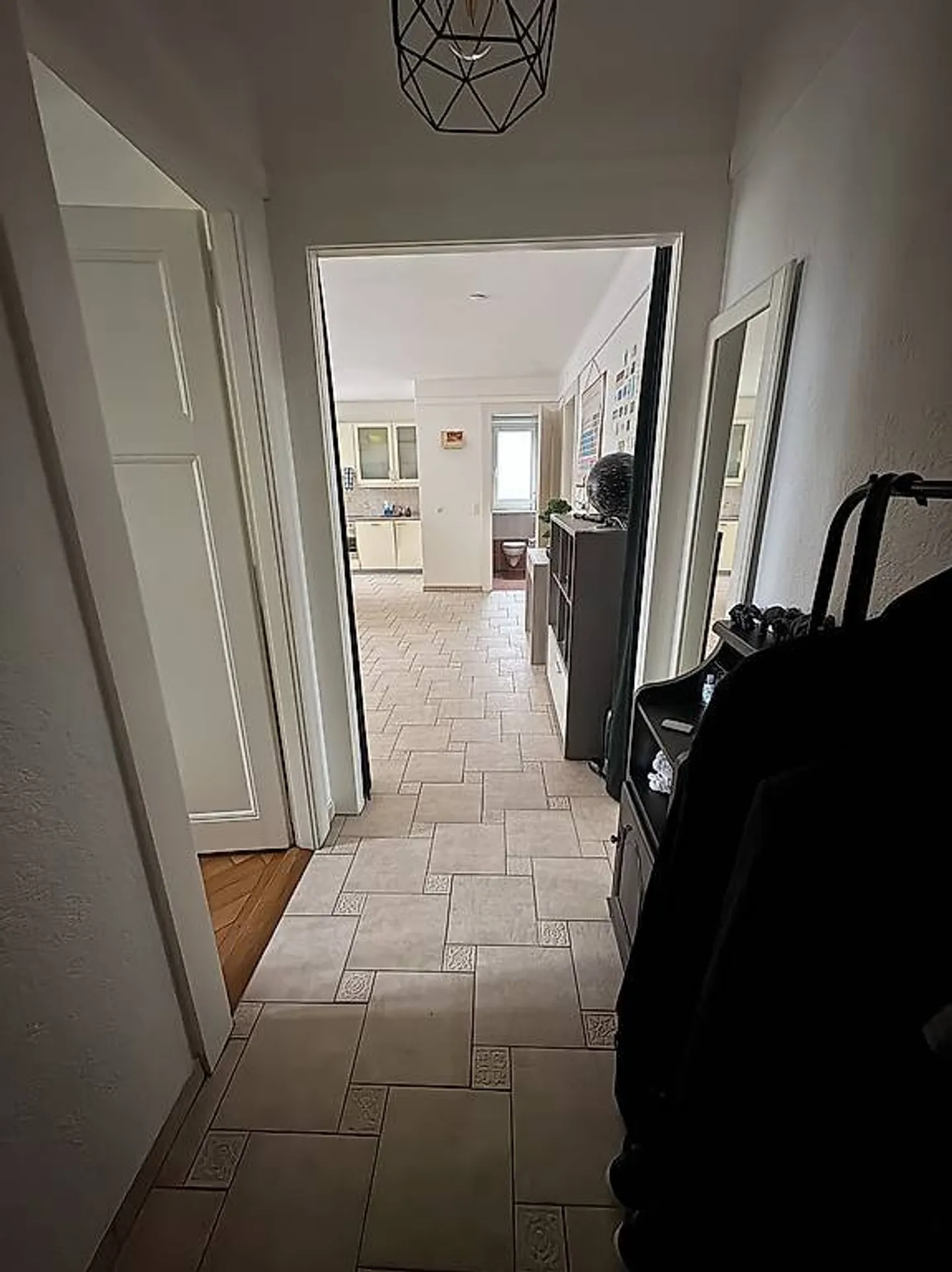 Helle Wohnung ideal gelegen in Lausanne 3,5 Zimmer 1.834 CHF - Foto 3 von 7