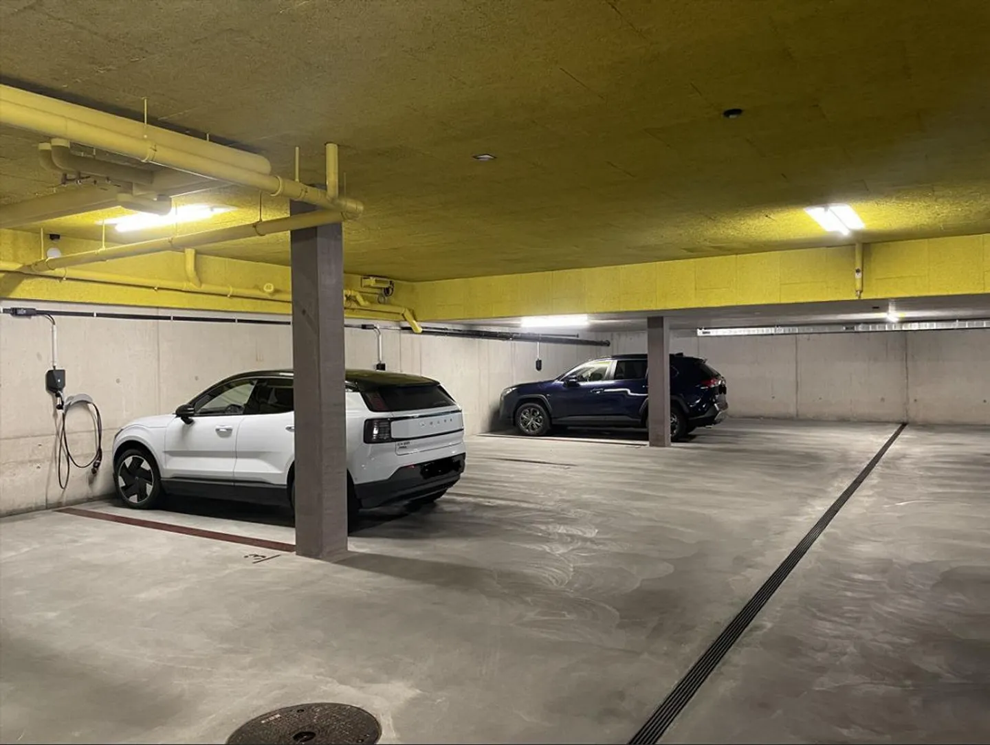 Underground parking space in Stans with option for e-mobility - Photo 1 of 8