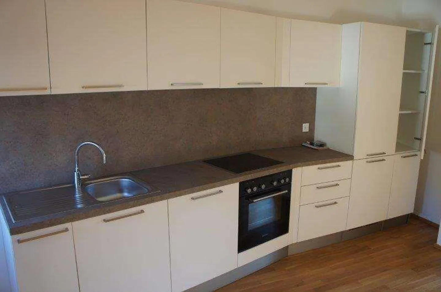 CHIASSO CENTRE : APPARTEMENTS RÉNOVÉS DE 2,5 À 4,5 PIÈCES - Photo 5 sur 10