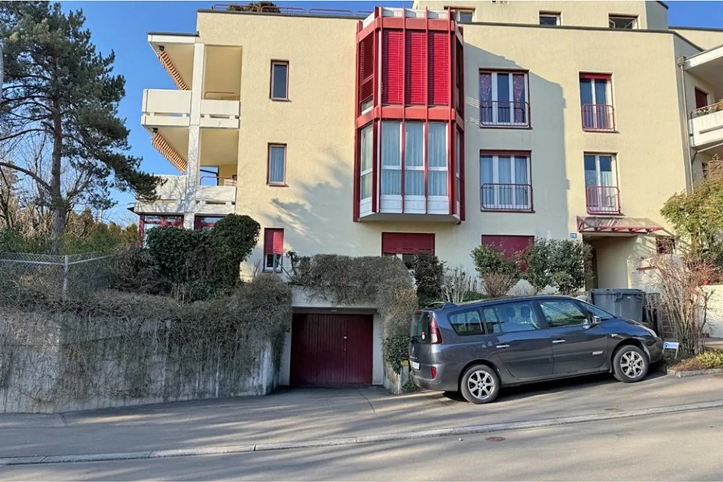 1 posto auto sotterraneo a Zurigo-Höngg - Foto 3 di 7