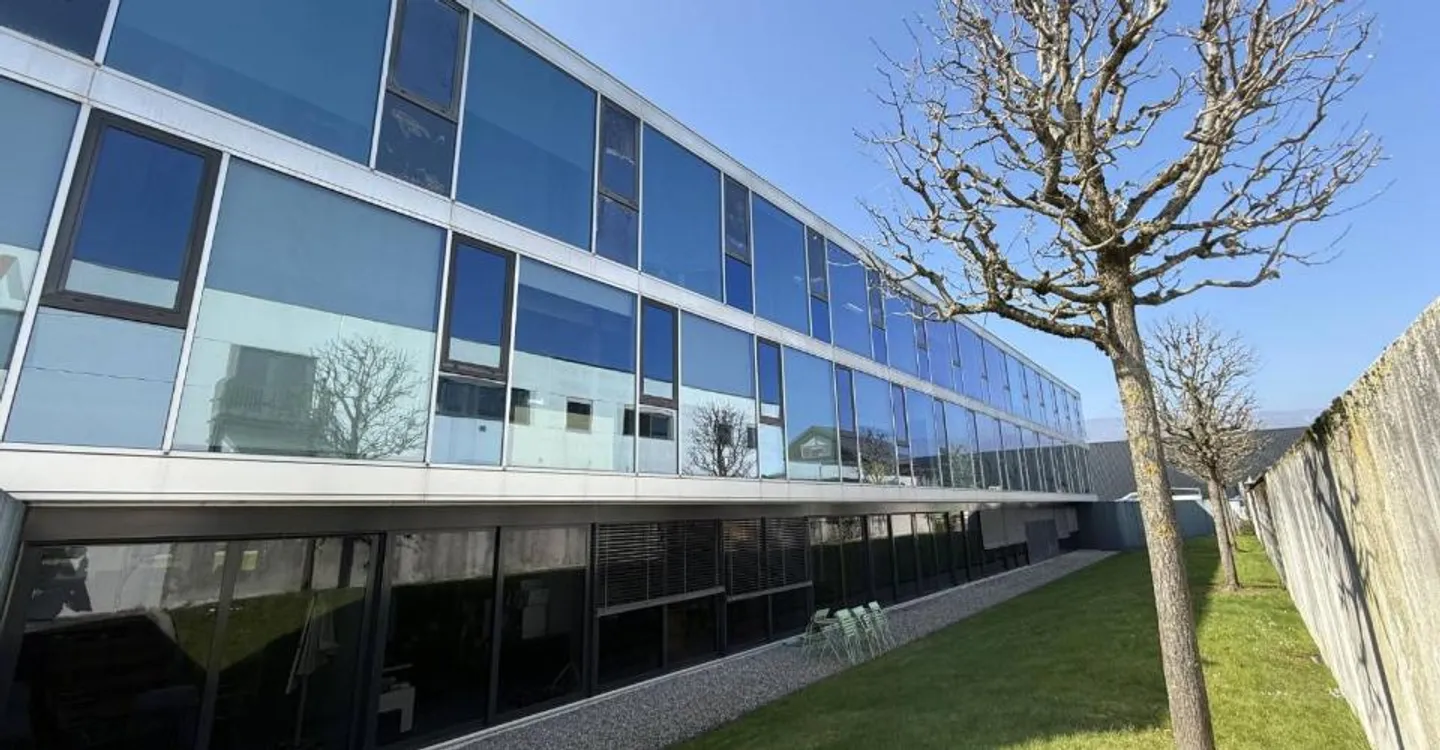 Ufficio di 300m2 divisibili situato a Terre Sainte - Foto 3 di 6