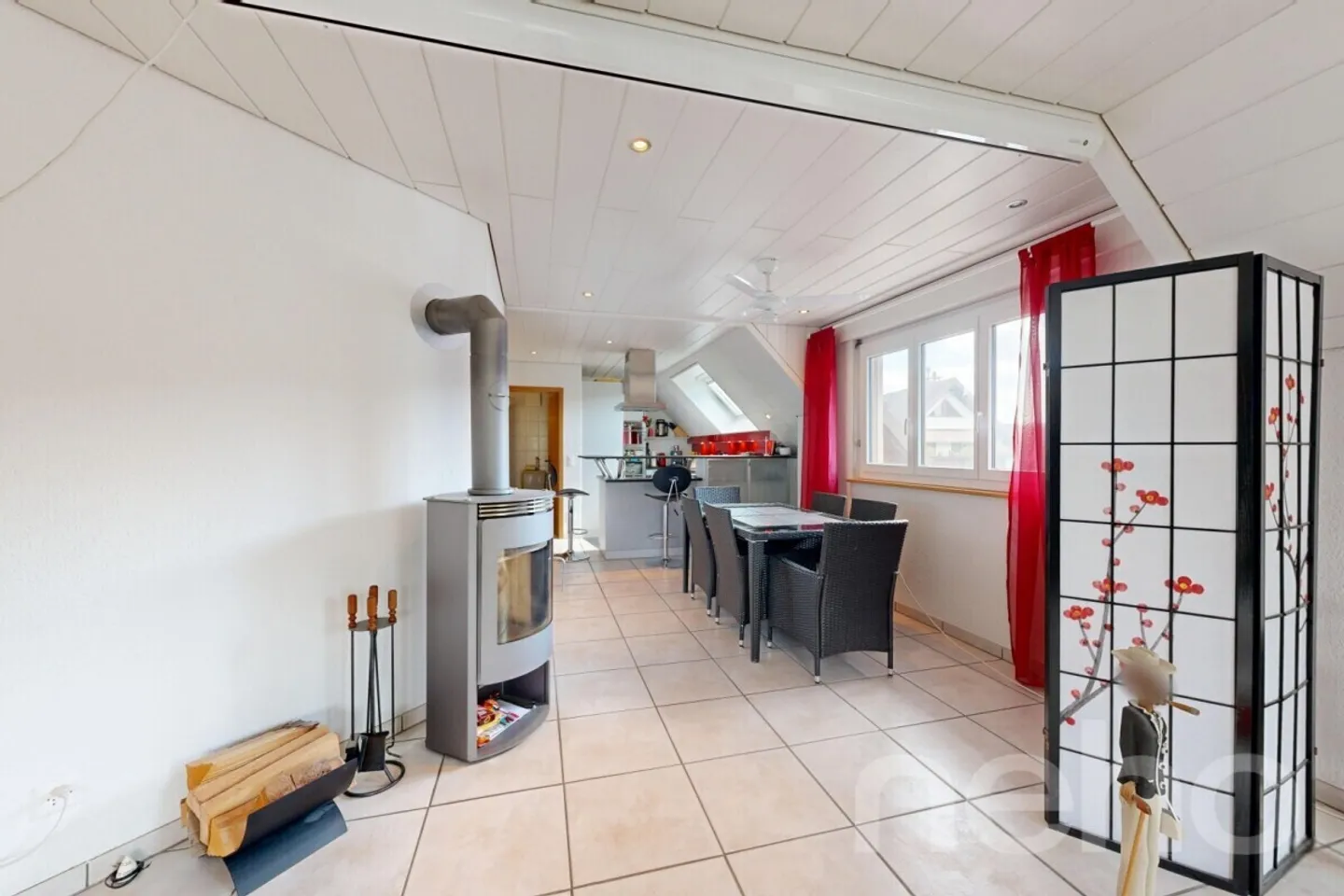 Aussergewöhnliche Maisonette mit Wellness - Foto 3 von 12