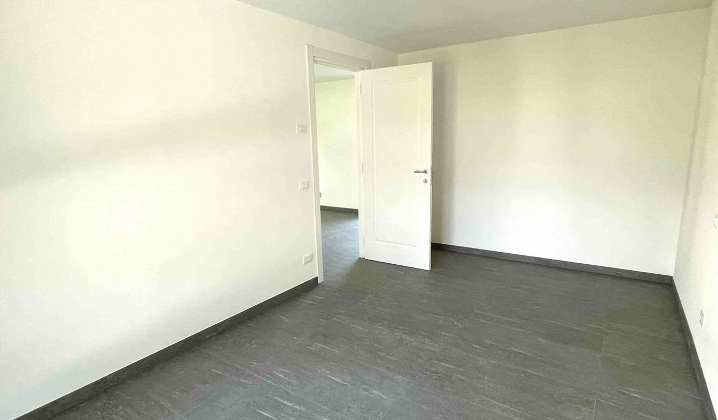 Nouvel appartement en penthouse dans un quartier pratique et stratégique - Photo 9 sur 14