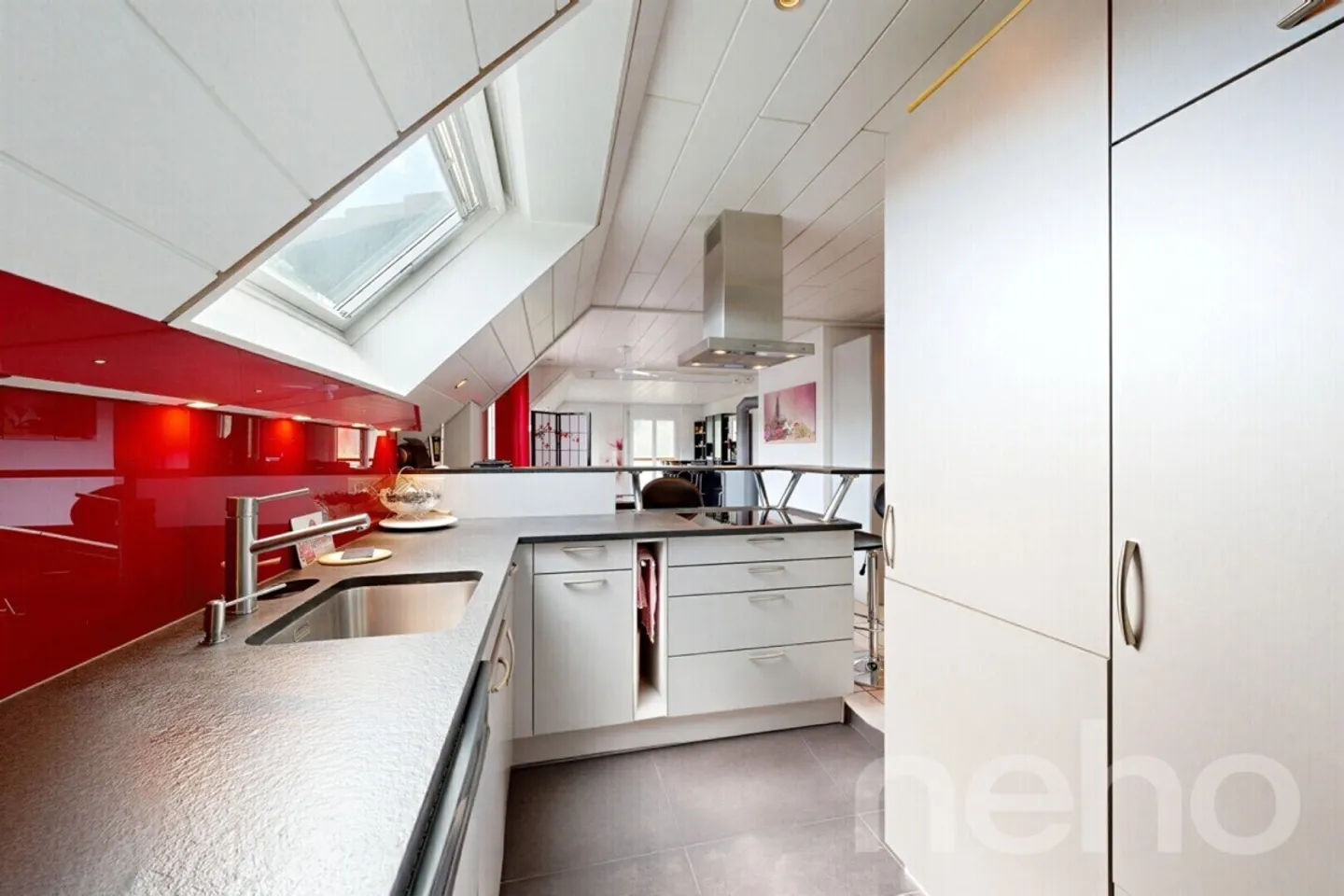 Aussergewöhnliche Maisonette mit Wellness - Foto 4 von 12