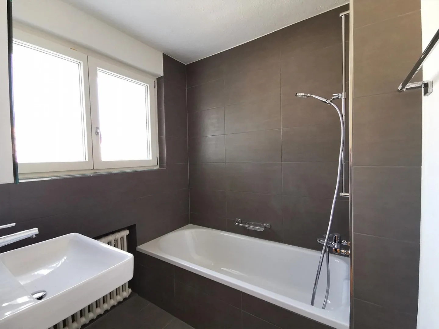 NEU renovierte Wohnung an zentraler Lage mit See- und Bergsicht - Foto 6 von 12