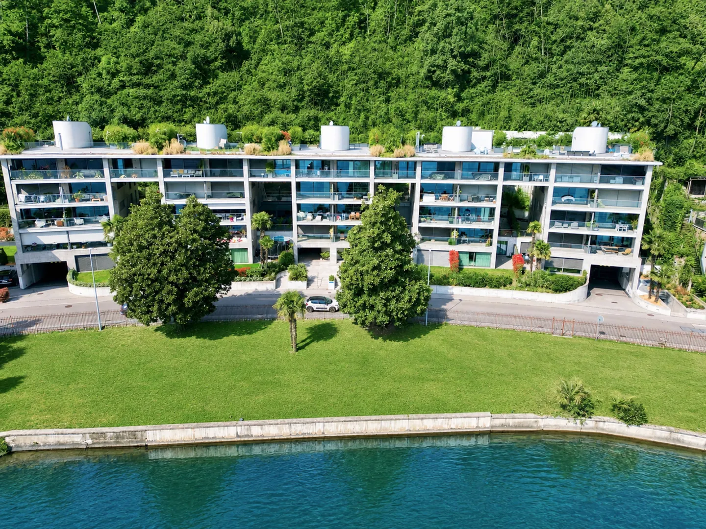 Refined Apartment with Private Garden and Lake View - Photo 1 of 27