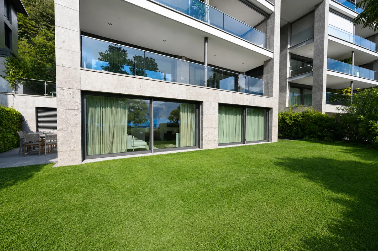 Refined Apartment with Private Garden and Lake View - Photo 2 of 27