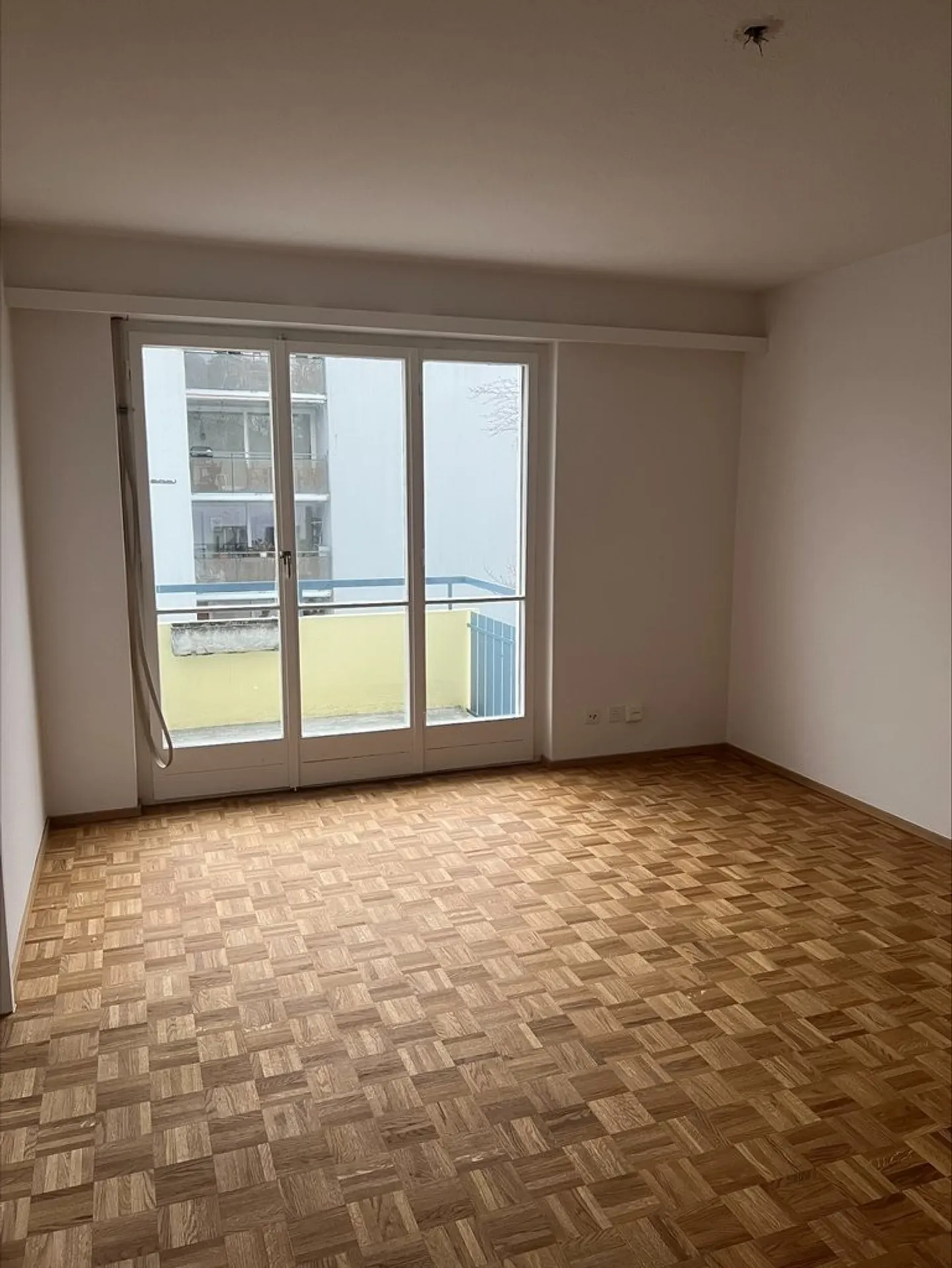 Emplacement résidentiel calme mais central - Photo 2 sur 6