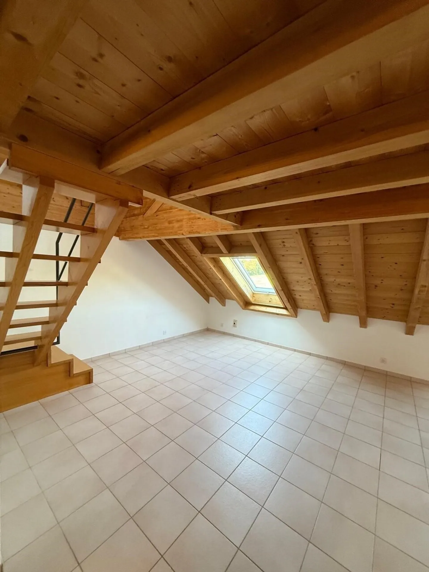 2,5-Zimmer-Wohnung im Dachgeschoss - Foto 2 von 8