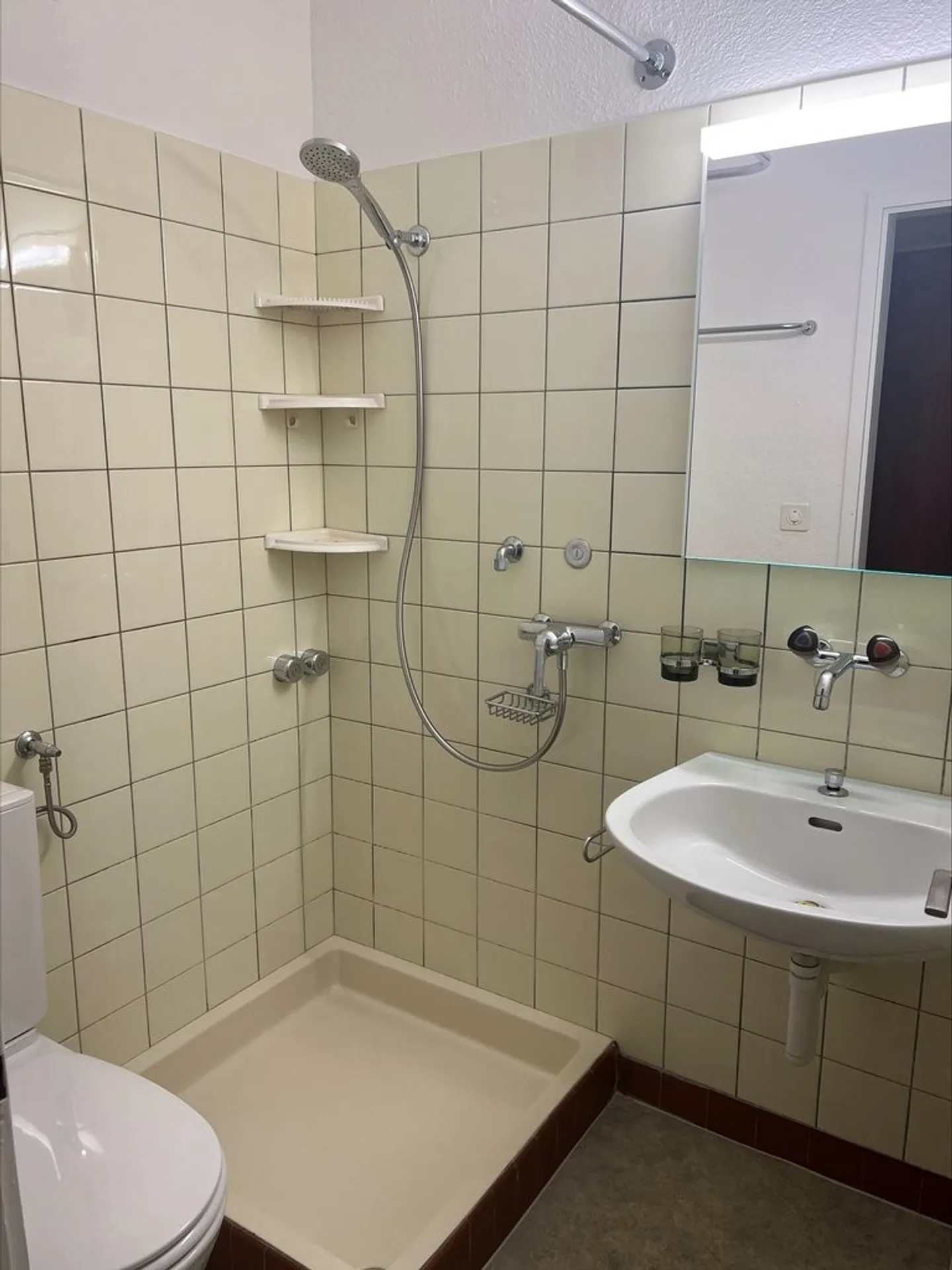 Emplacement résidentiel calme mais central - Photo 5 sur 6