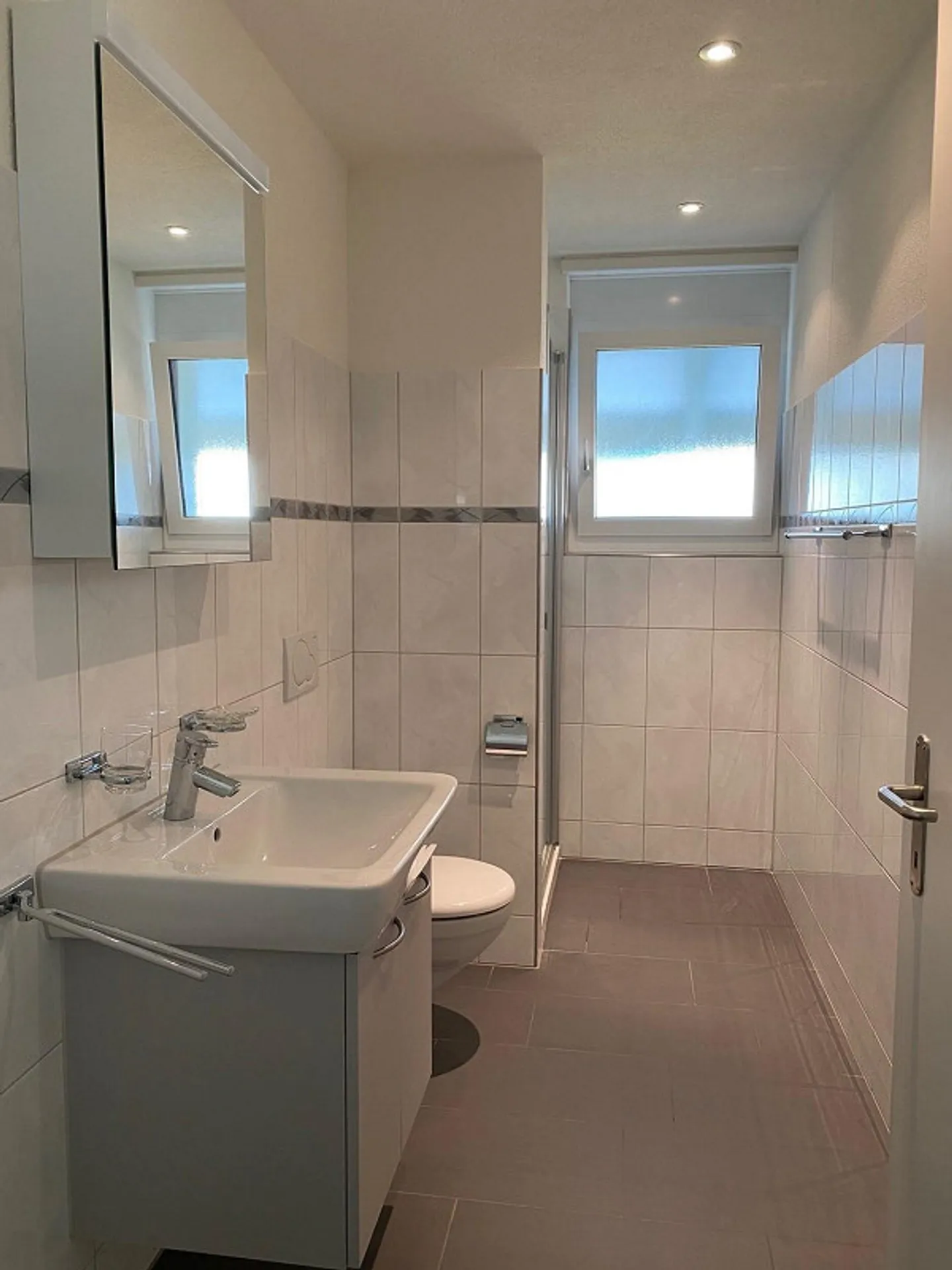 Spacious Family Apartment with 24 m2 partially glazed... - Photo 8 of 12