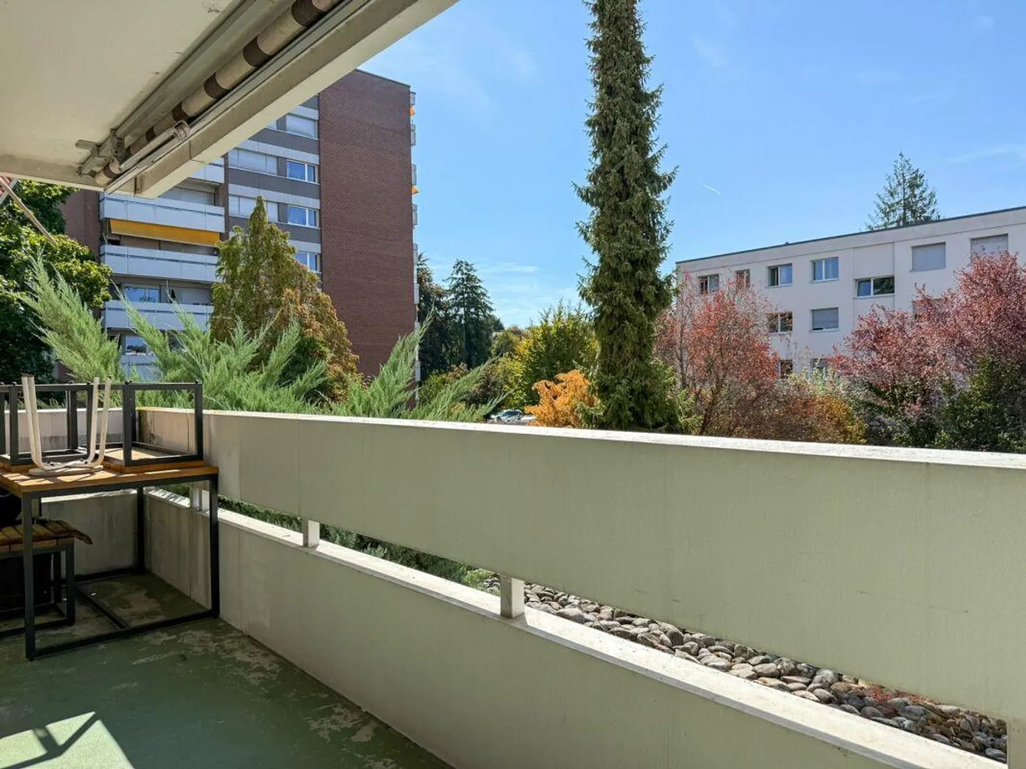 Luminoso appartamento di 3,5 stanze con balcone - Foto 8 di 11