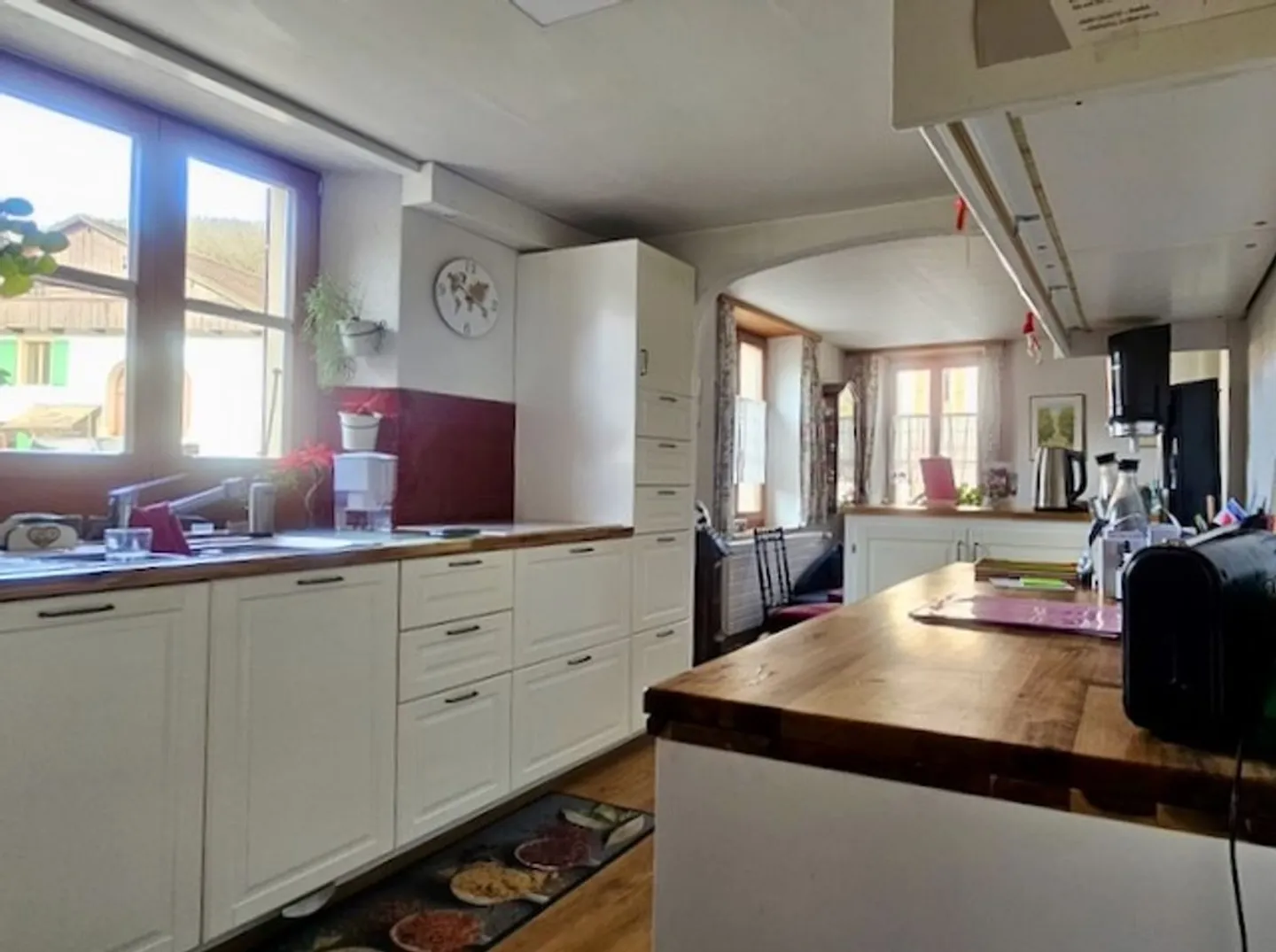 Charming Renovated House - Photo 4 of 13