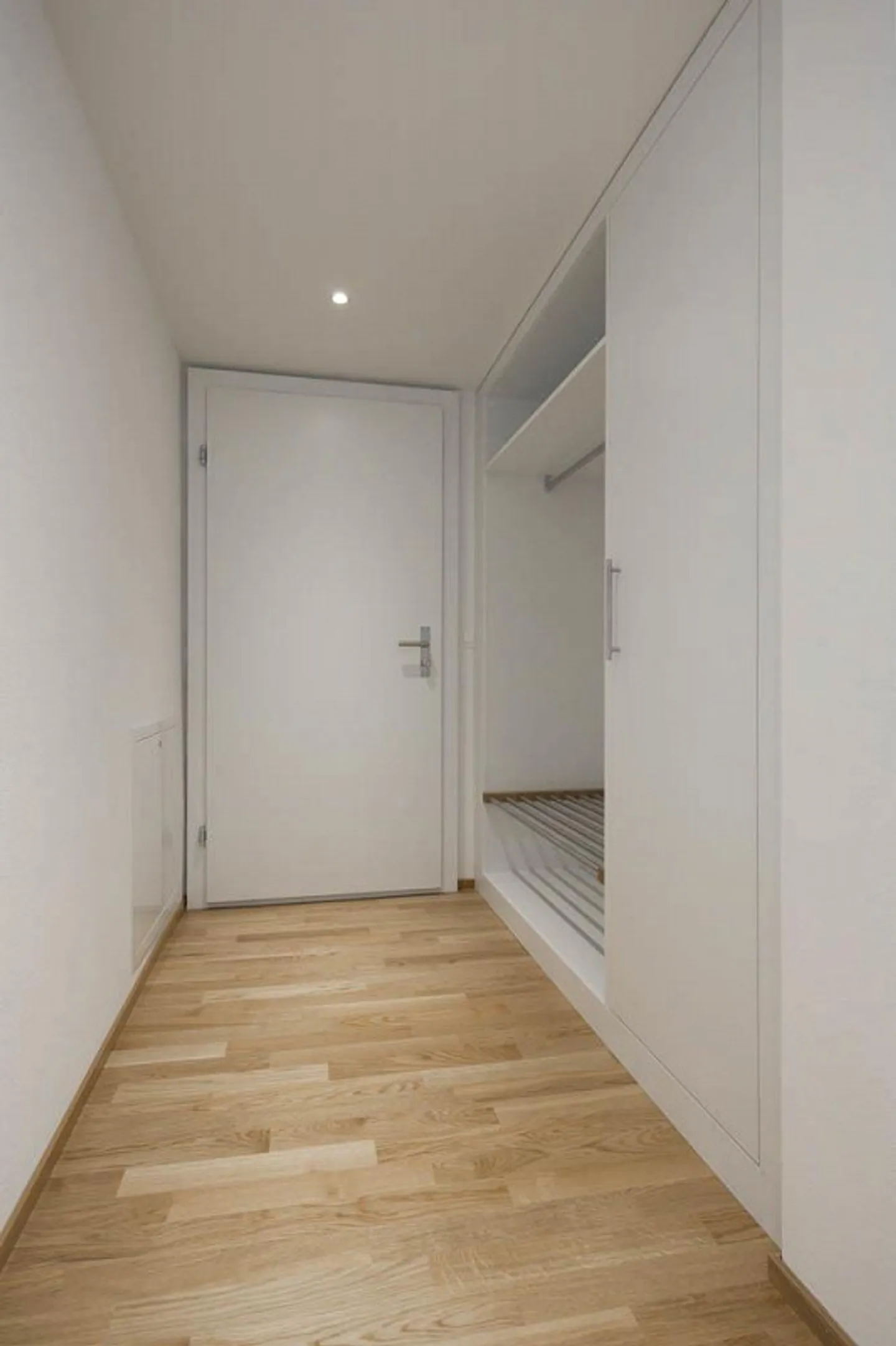 Appartamento familiare vicino alla città con balcone vetrato - Foto 5 di 13