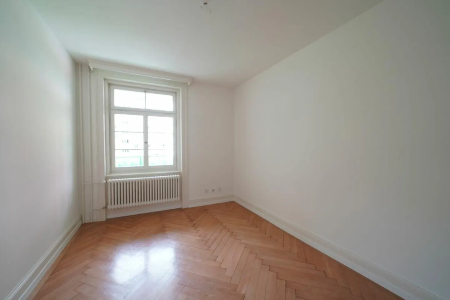 La vie citadine dans un appartement ancien - Photo 3 sur 10