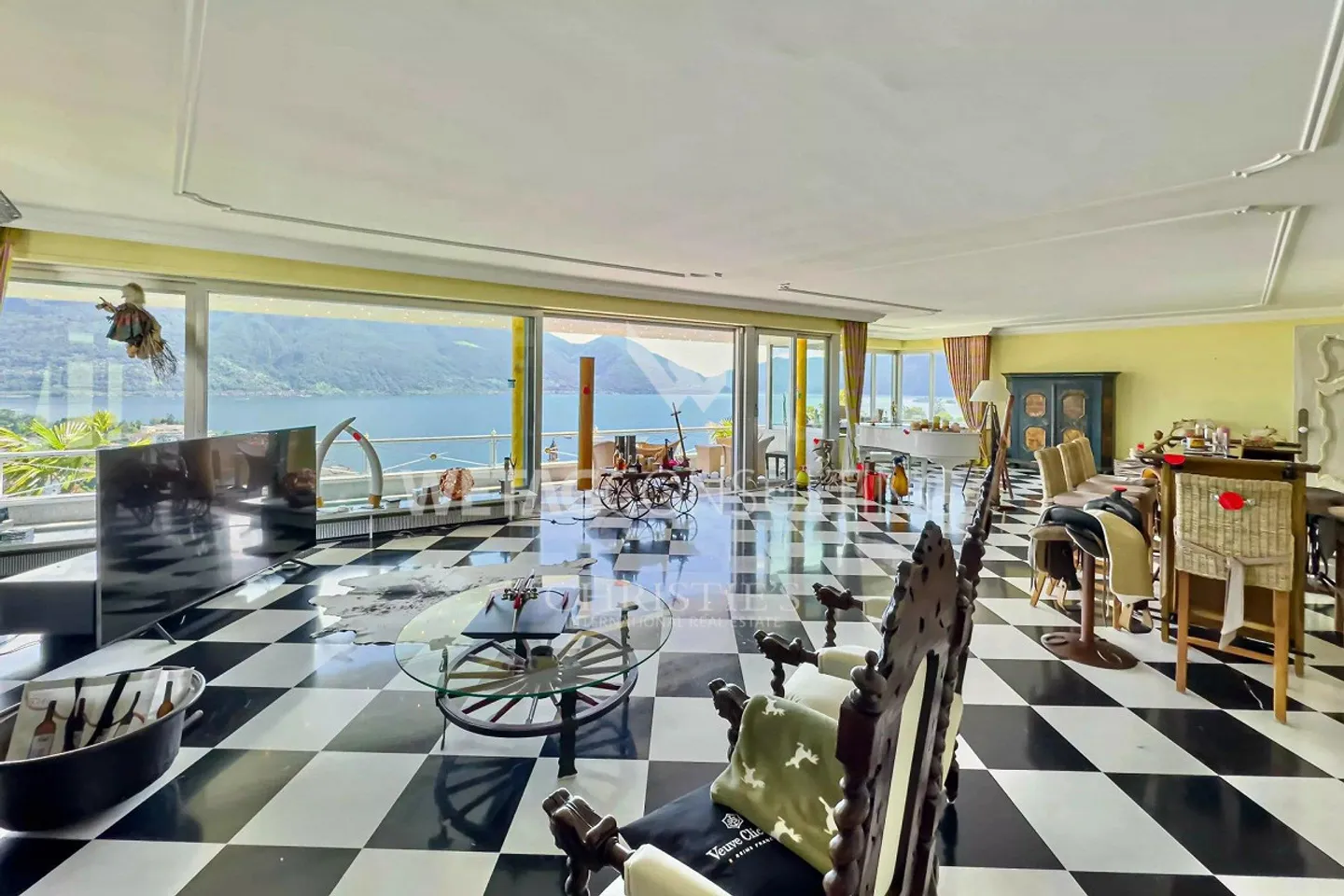 Villa di lusso esclusiva con vista lago mozzafiato ideale per le vacanze in vendita ad Ascona - Foto 3 di 13