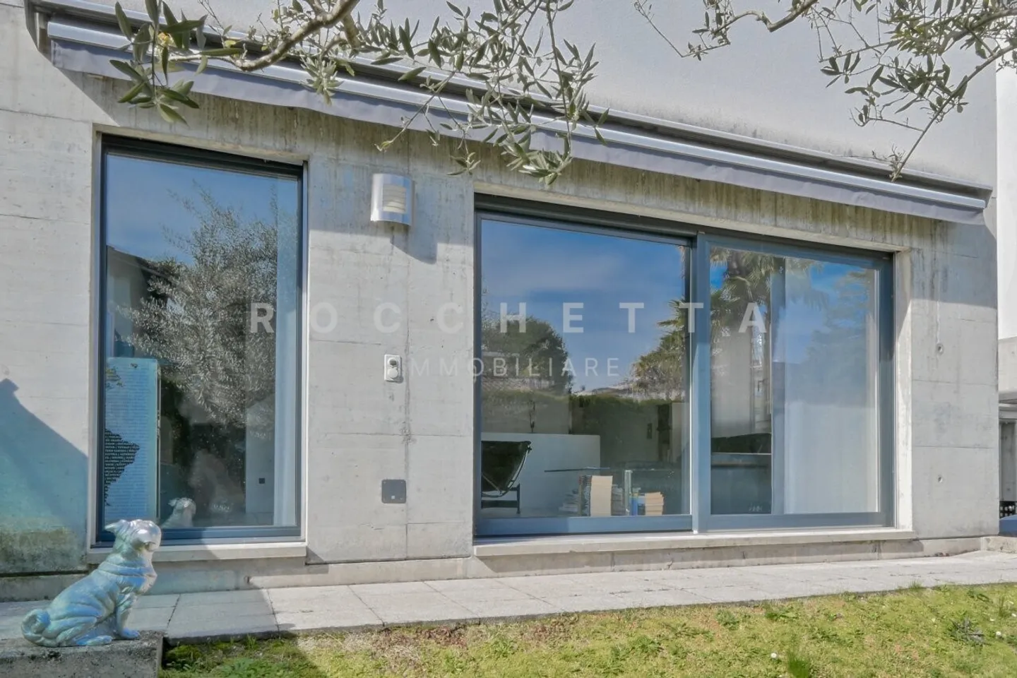 Moderna e raffinata Villa unifamiliare in posizione ricercata - Foto 4 di 14