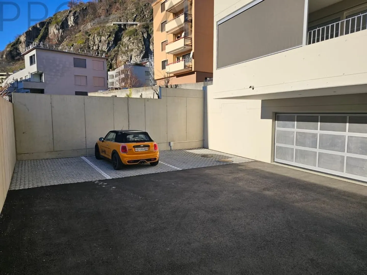 Posto Auto nel Centro di Naters - Foto 1 di 4