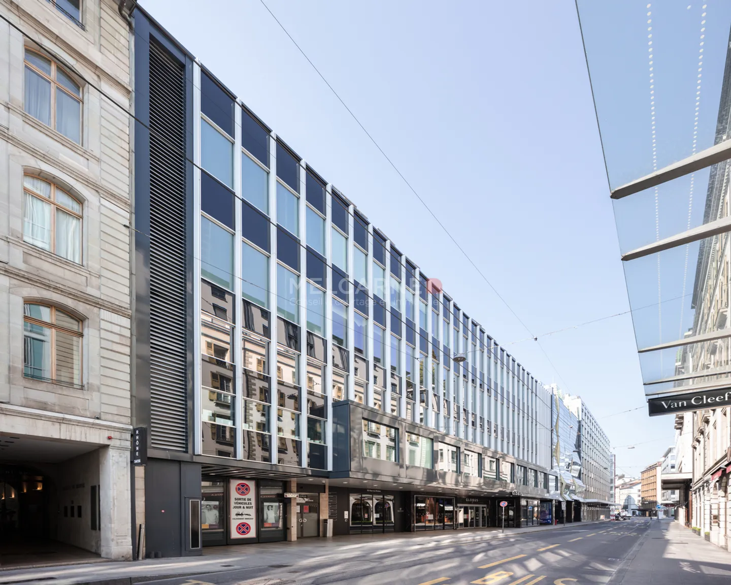 Bureaux de 438 m2 Rue du Rhône  - Photo 1 sur 4