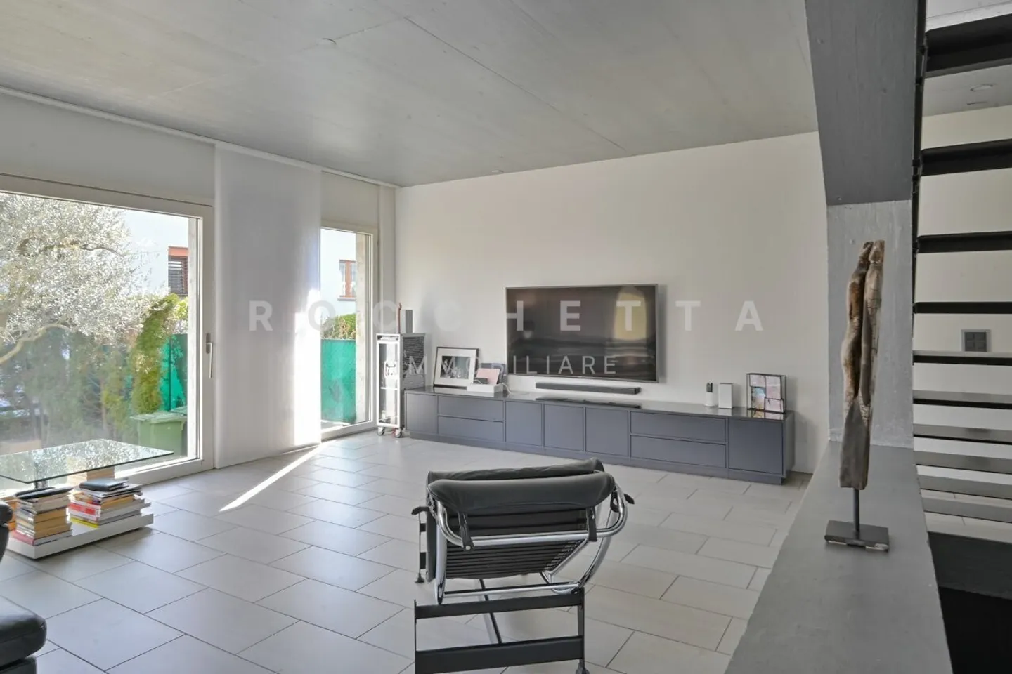 Moderna e raffinata Villa unifamiliare in posizione ricercata - Foto 7 di 14
