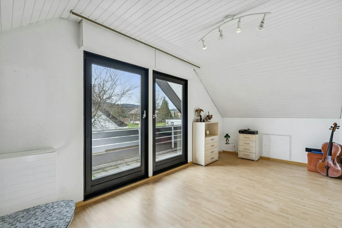 Casa unifamiliare indipendente con potenziale di ampliamento e molto spazio esterno - Foto 9 di 13