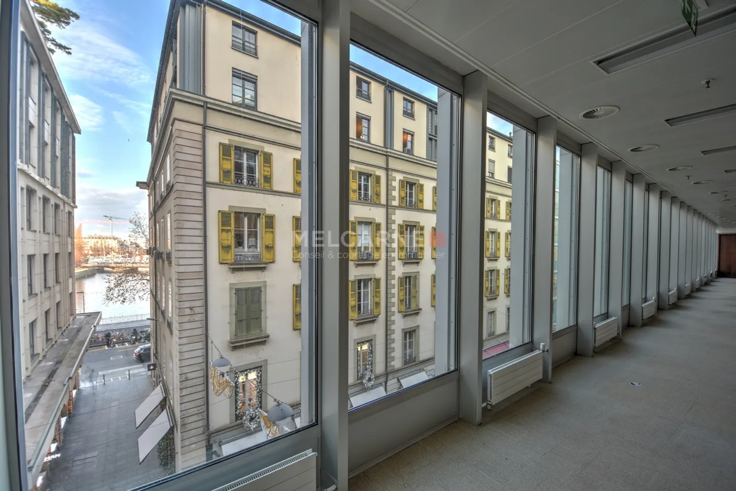 Bureaux de 438 m2 Rue du Rhône  - Photo 4 sur 4