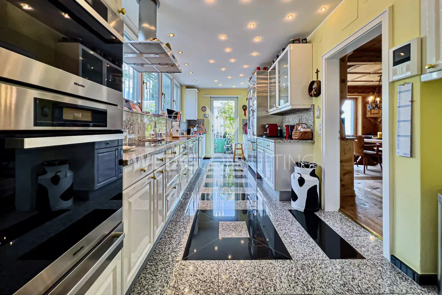 Villa di lusso esclusiva con vista lago mozzafiato ideale per le vacanze in vendita ad Ascona - Foto 9 di 13