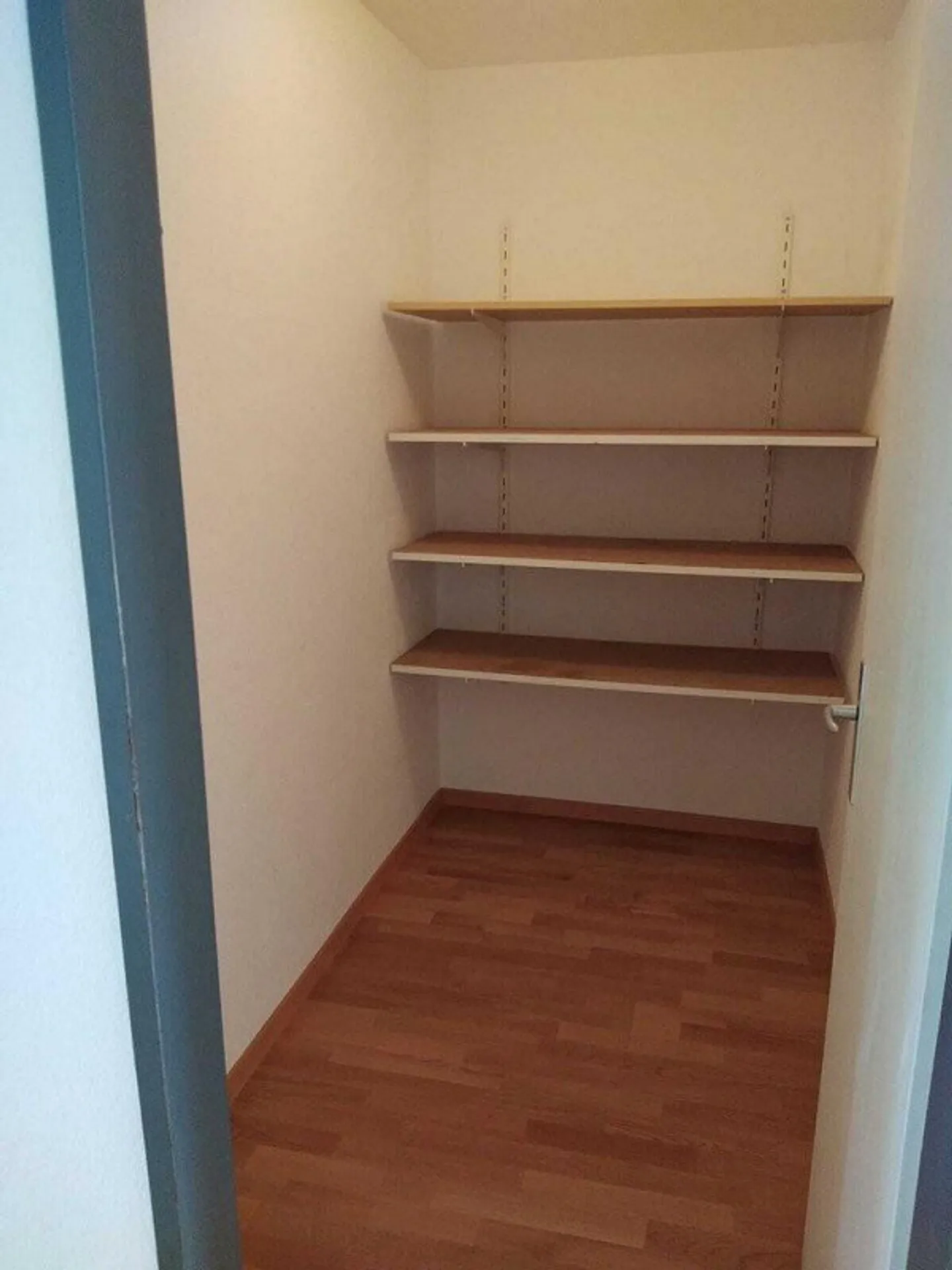 Cozy 2.5-room apartment for well-being - Photo 6 of 8