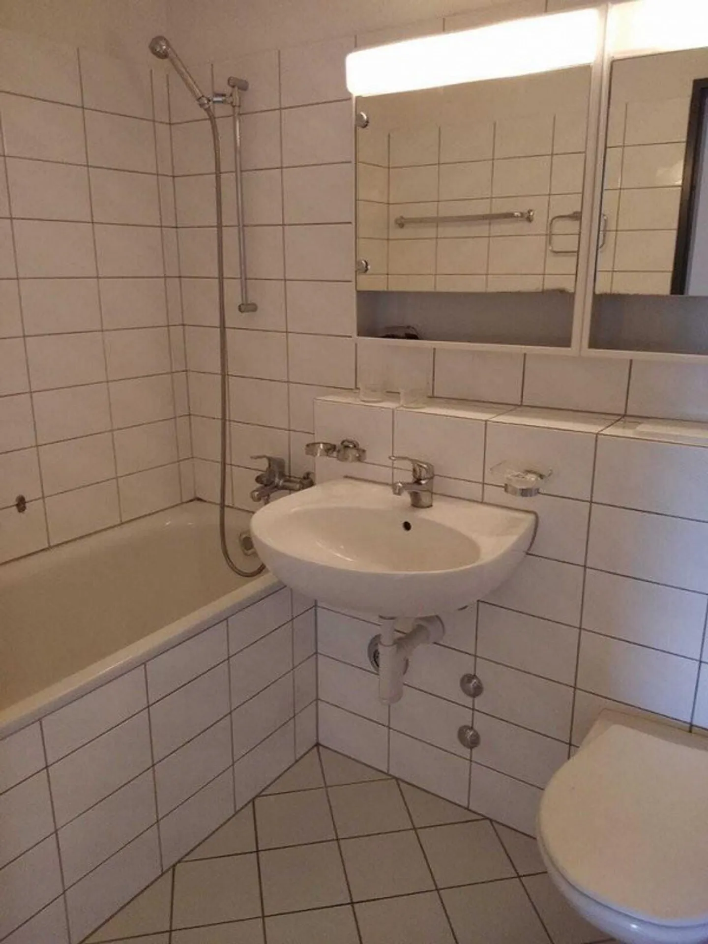 Cozy 2.5-room apartment for well-being - Photo 7 of 8