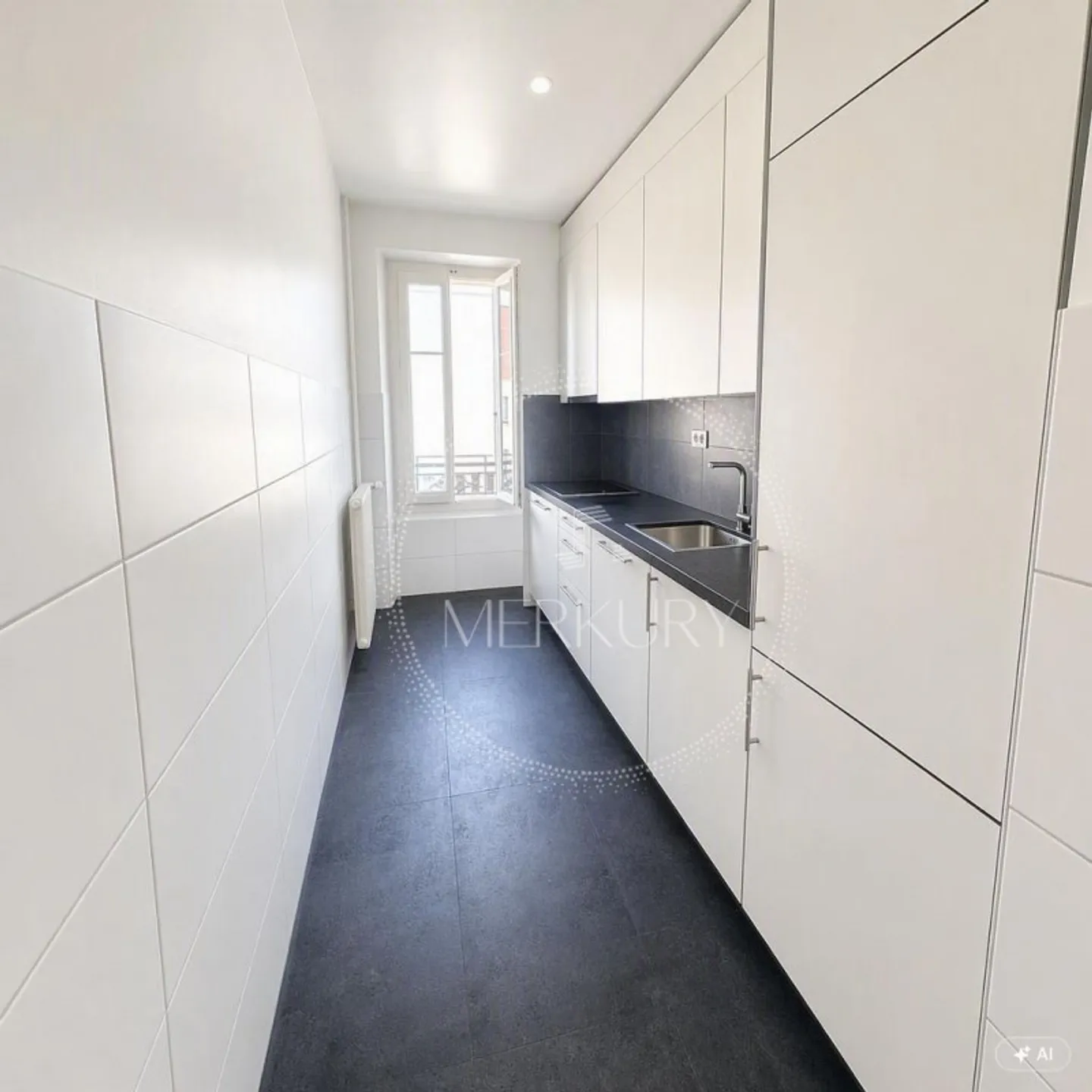 A charming 2.5-room apartment in the Vermont/Nations district - Photo 1 of 5