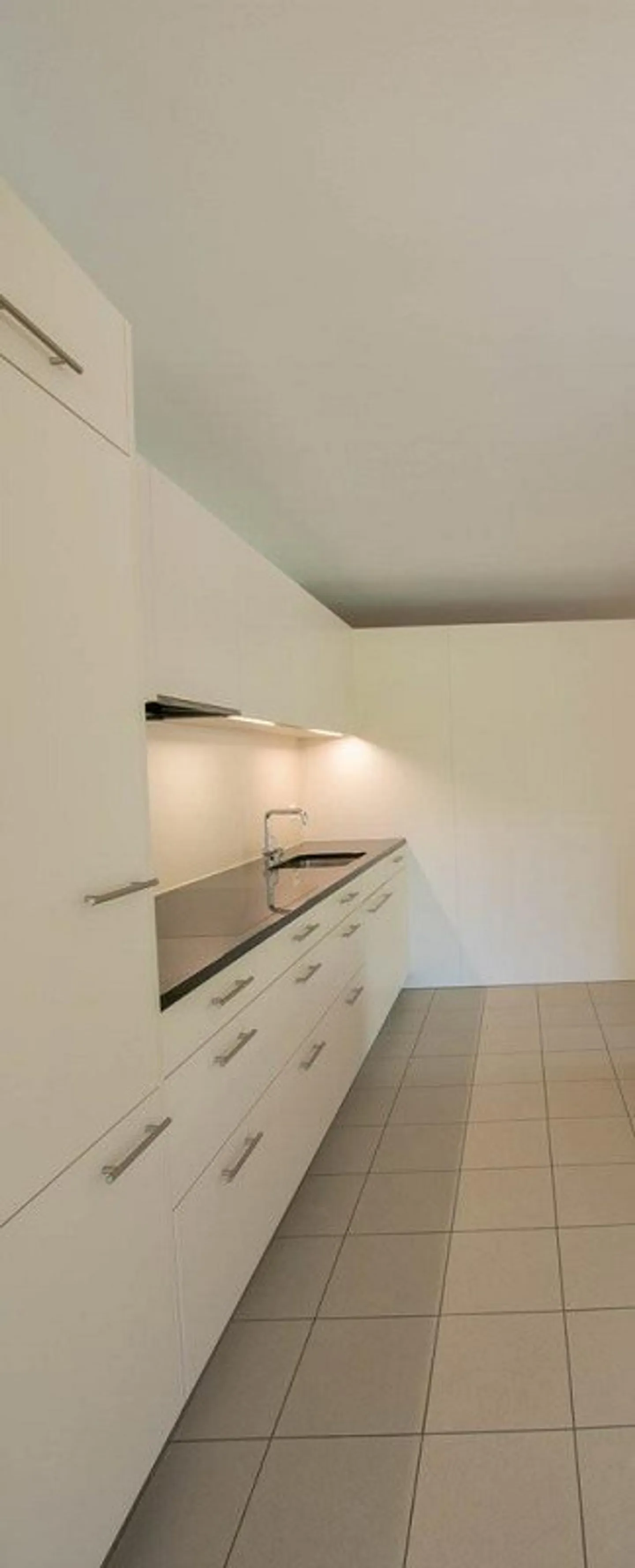 This penthouse apartment is waiting for you! - Photo 3 of 7
