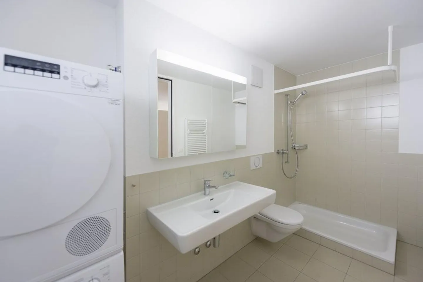 This penthouse apartment is waiting for you! - Photo 5 of 7