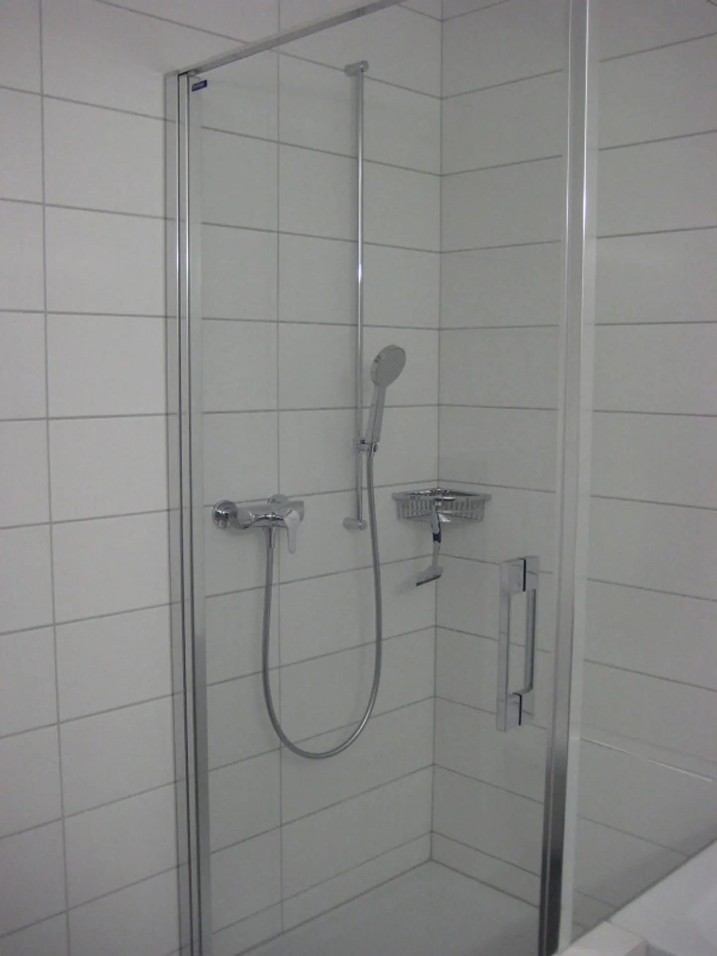 Modernes Apartment mit Balkon - Foto 3 von 8