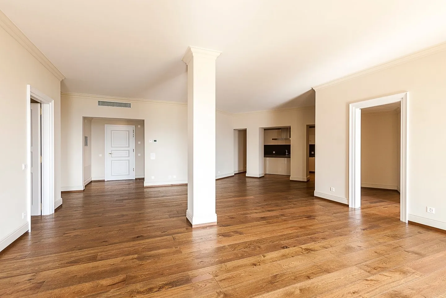 COLLINA D'ORO - À LOUER APPARTEMENT ENCHANTEUR AVEC JARDIN PRIVÉ ET VUE SUR LE LAC (réf. 002) - Photo 3 sur 19