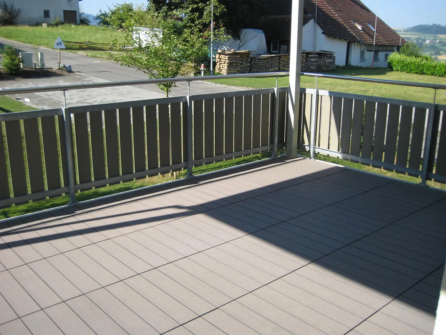 Modernes Apartment mit Balkon - Foto 1 von 8