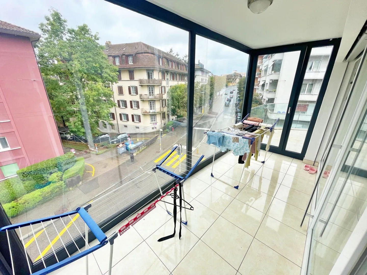 Duplex 4.5 Zimmer mit 160m2 und 2 Parkplätzen in der Nähe aller Annehmlichkeiten - Foto 4 von 6