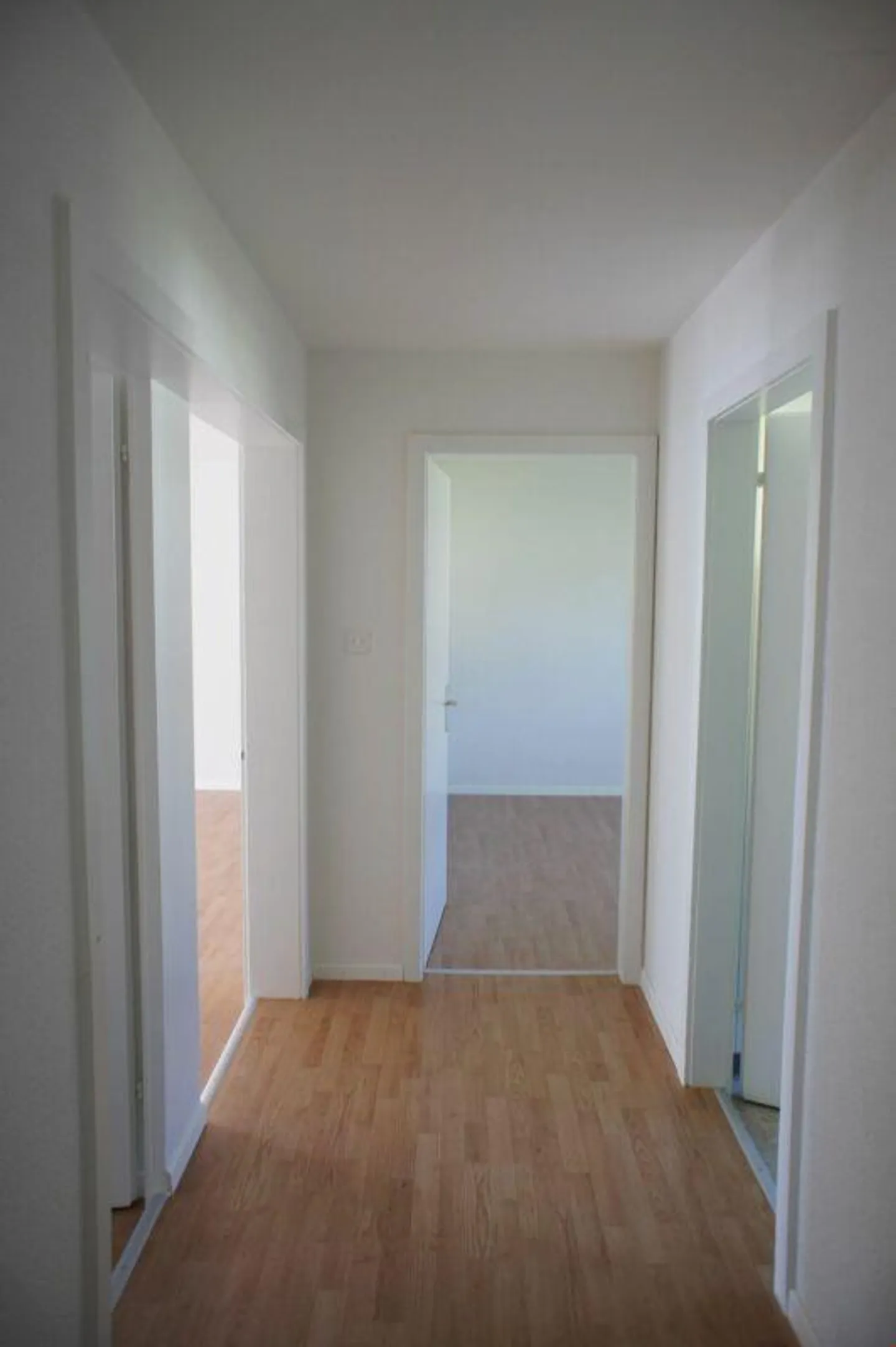 Soleggiato e adatto alle famiglie con un balcone attraente! - Foto 6 di 8