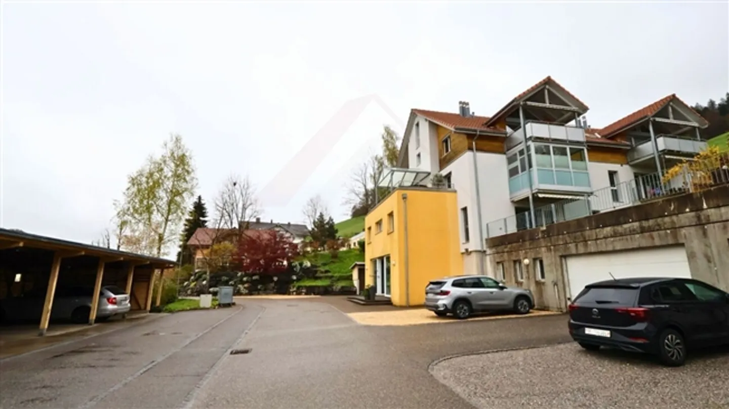 «Wohnen mit Charme - moderne 4.5-Zimmer-Maisonette in Walkringen mit Balkon und Cheminée» - Foto 19 di 19