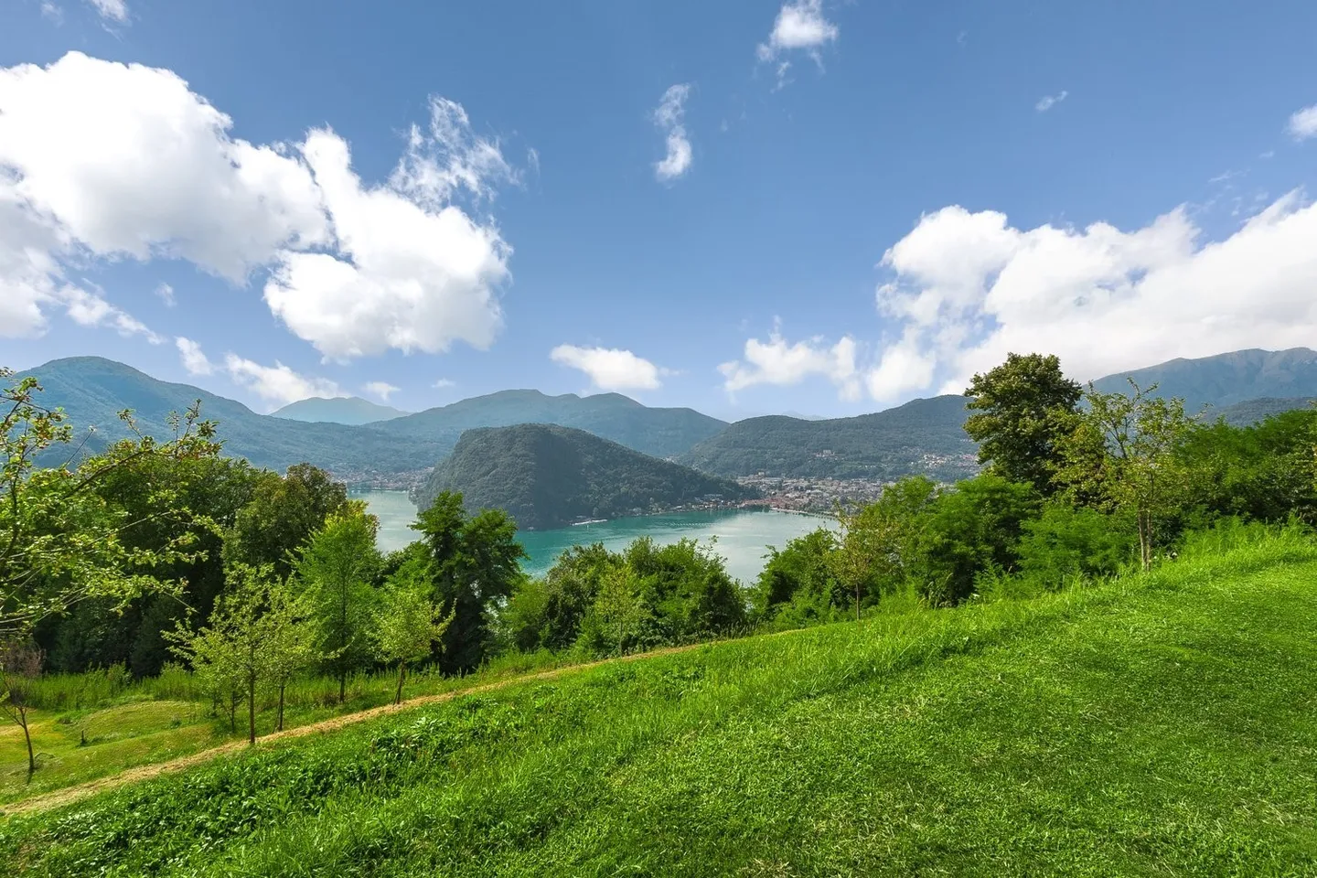 COLLINA D'ORO - À LOUER APPARTEMENT ENCHANTEUR AVEC JARDIN PRIVÉ ET VUE SUR LE LAC (réf. 002) - Photo 13 sur 19