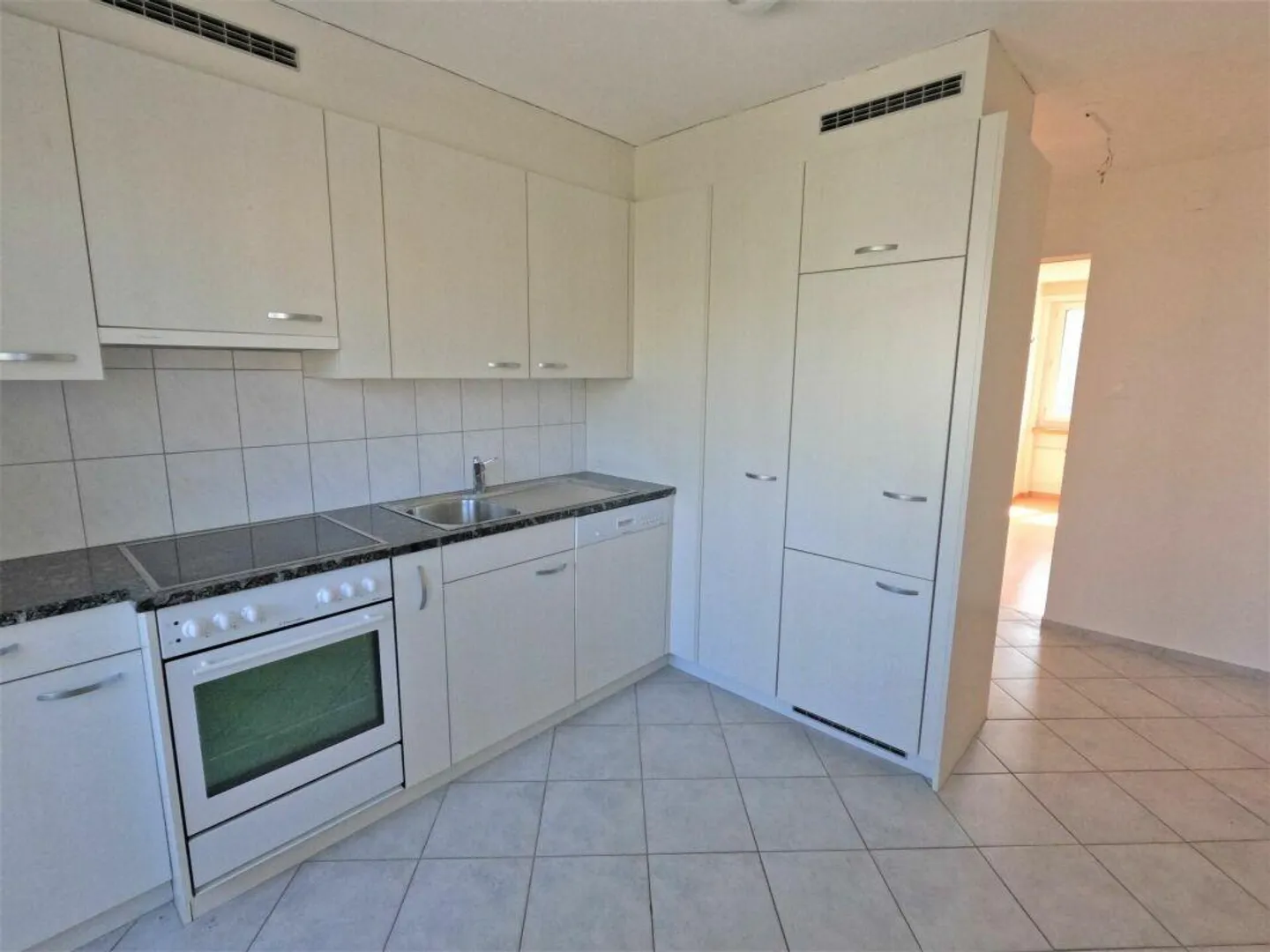 Your new home is waiting - visit now! - Photo 4 of 15