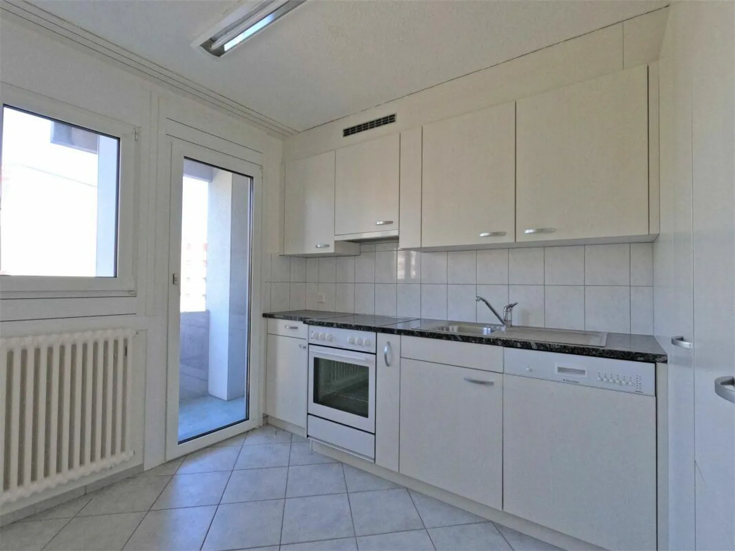 Your new home is waiting - visit now! - Photo 5 of 15