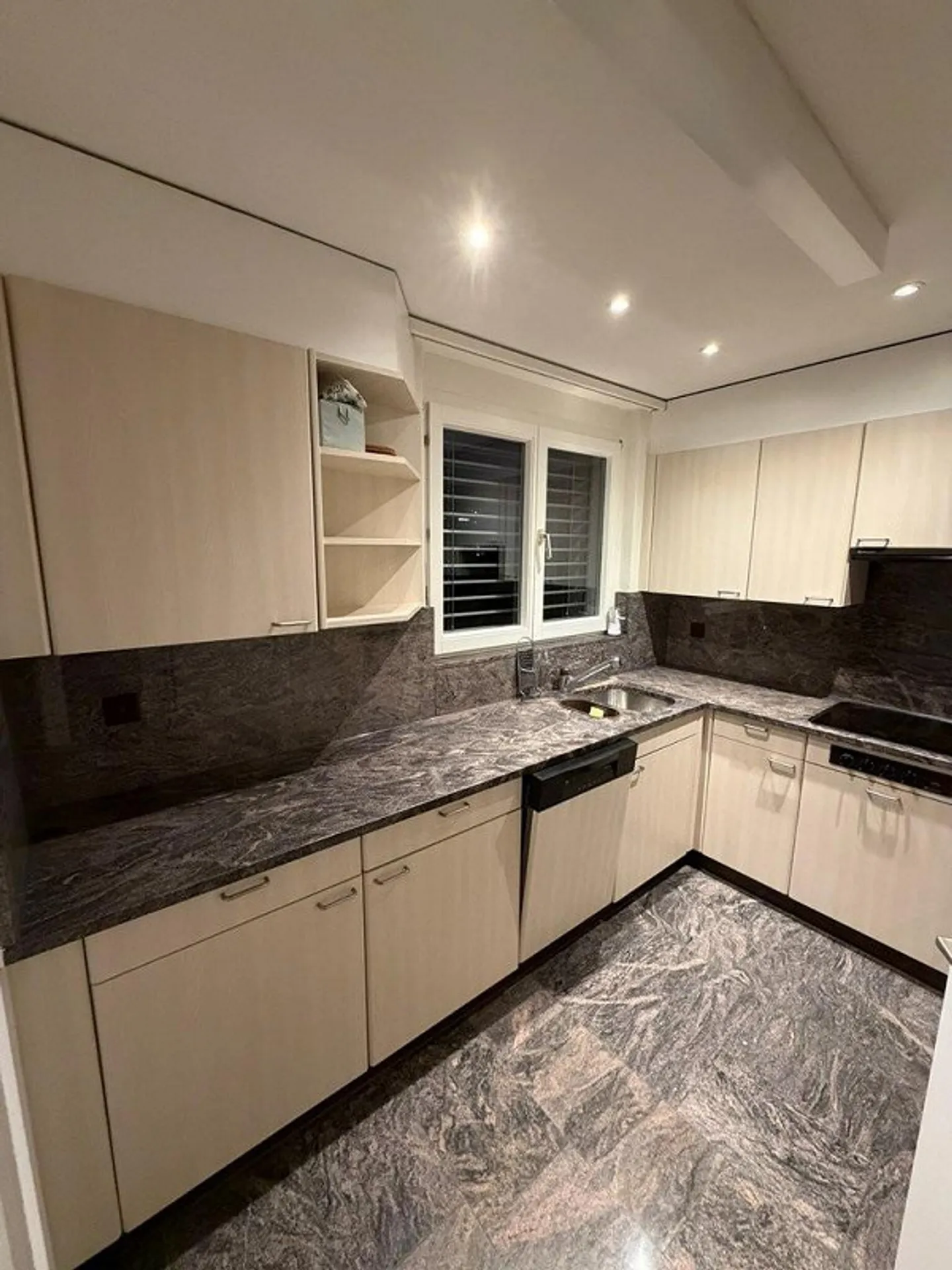Mäder-Areal - Elegant penthouse apartment near the old town and train station - Photo 2 of 7
