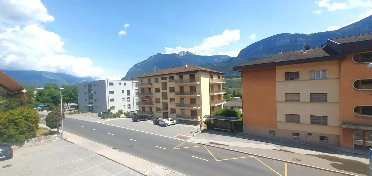 Bright 3.5-room apartment renovated in the heart of Noës - Photo 9 of 10
